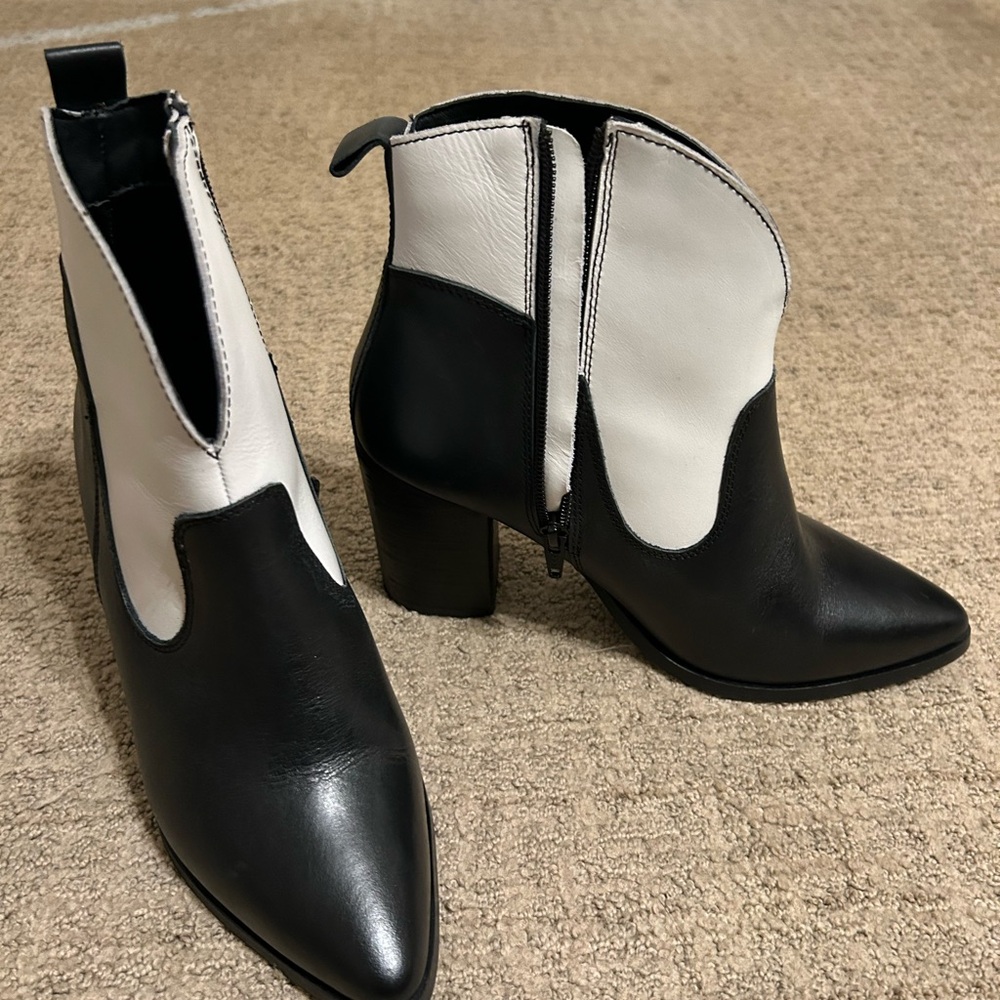 Nasty Gal Curve The Haters Two-Tone Leather Ankle Boots - Picture 12 of 13